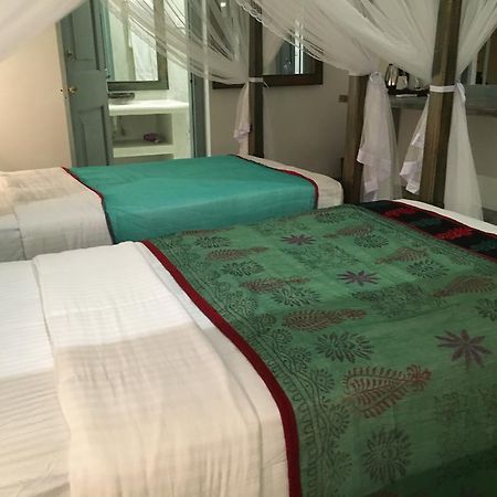 Khalid'S Guest House กอลล์ ภายนอก รูปภาพ
