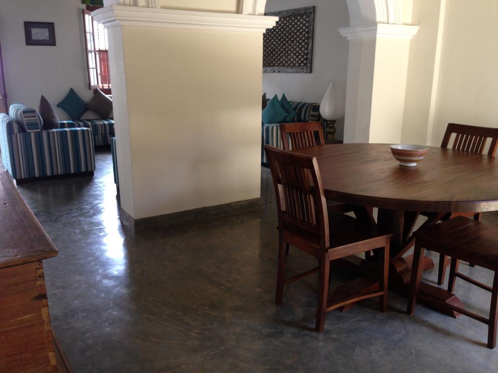 Khalid'S Guest House กอลล์ ภายนอก รูปภาพ