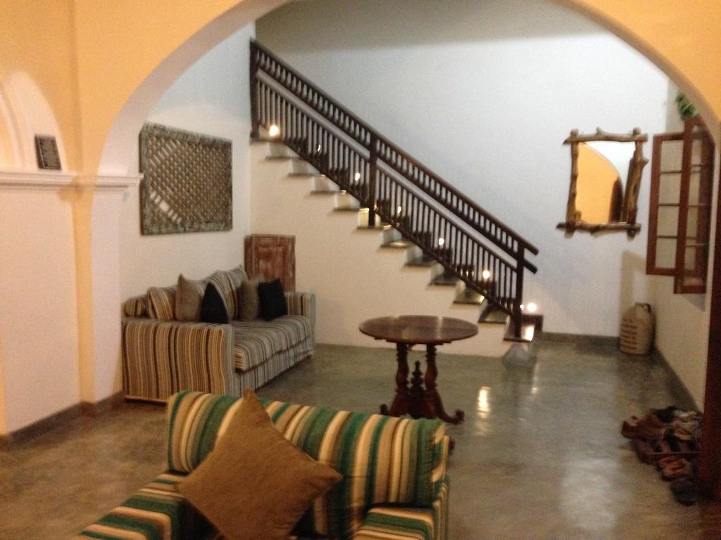 Khalid'S Guest House กอลล์ ภายนอก รูปภาพ