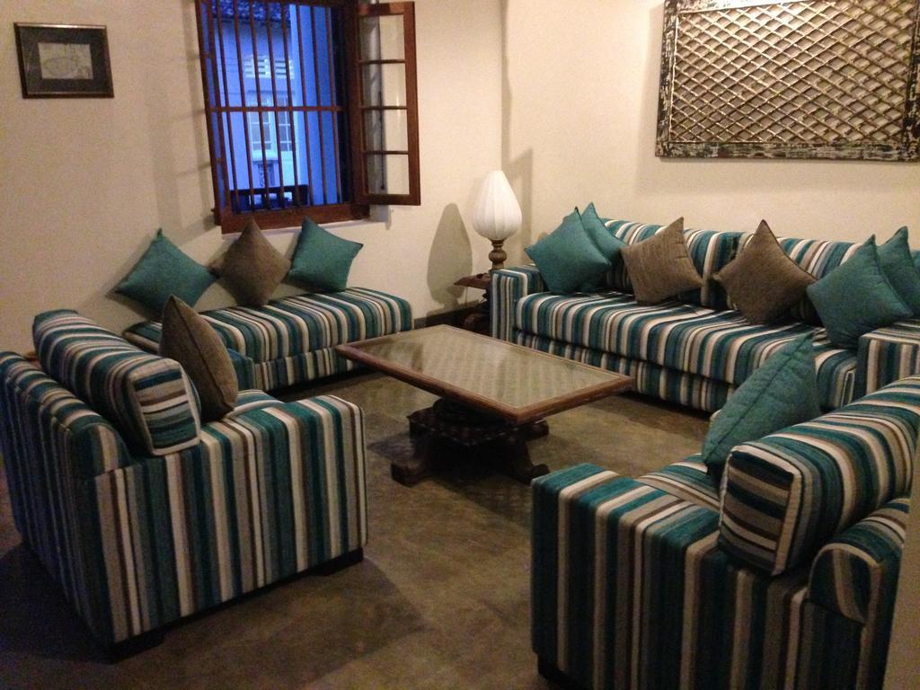 Khalid'S Guest House กอลล์ ภายนอก รูปภาพ