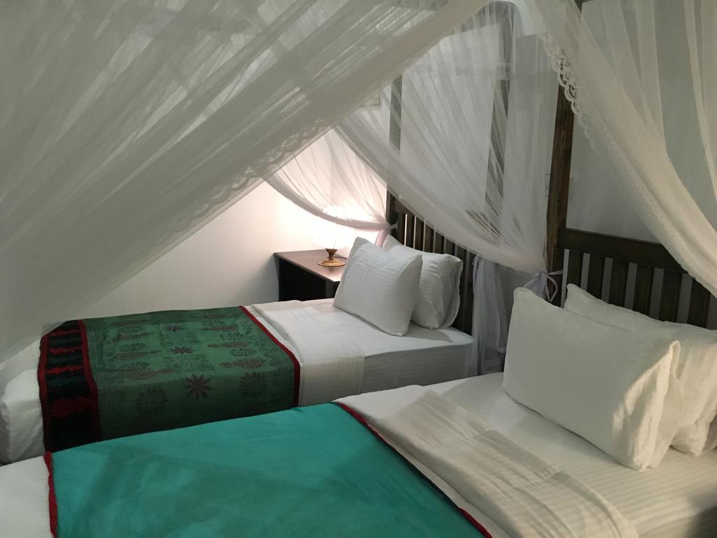 Khalid'S Guest House กอลล์ ภายนอก รูปภาพ
