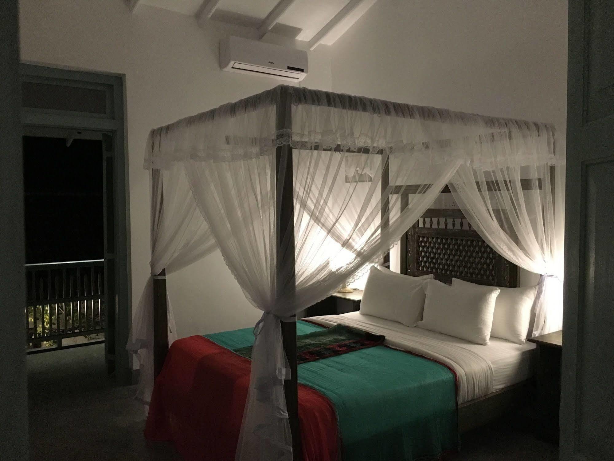 Khalid'S Guest House กอลล์ ภายนอก รูปภาพ