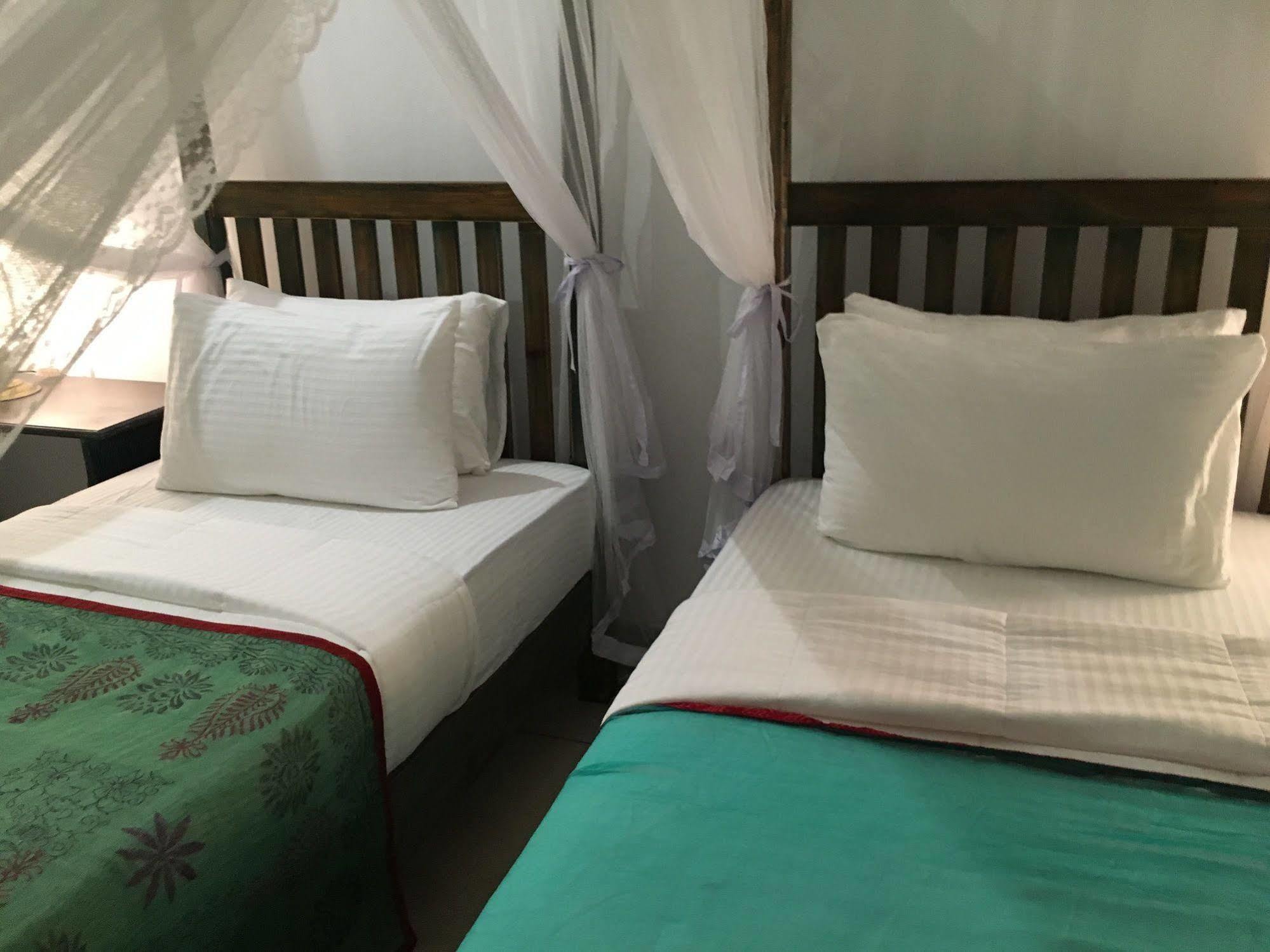 Khalid'S Guest House กอลล์ ภายนอก รูปภาพ