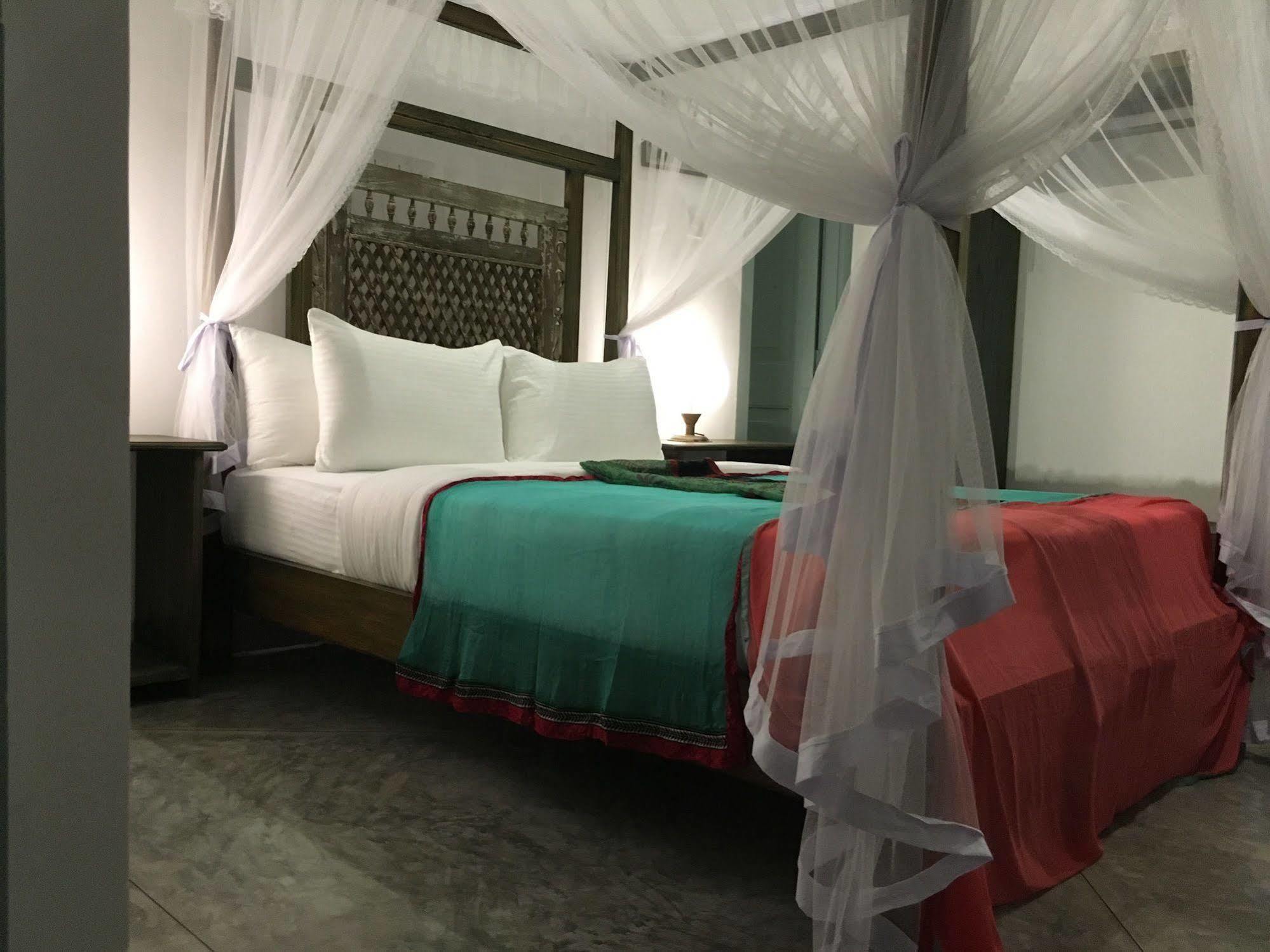 Khalid'S Guest House กอลล์ ภายนอก รูปภาพ