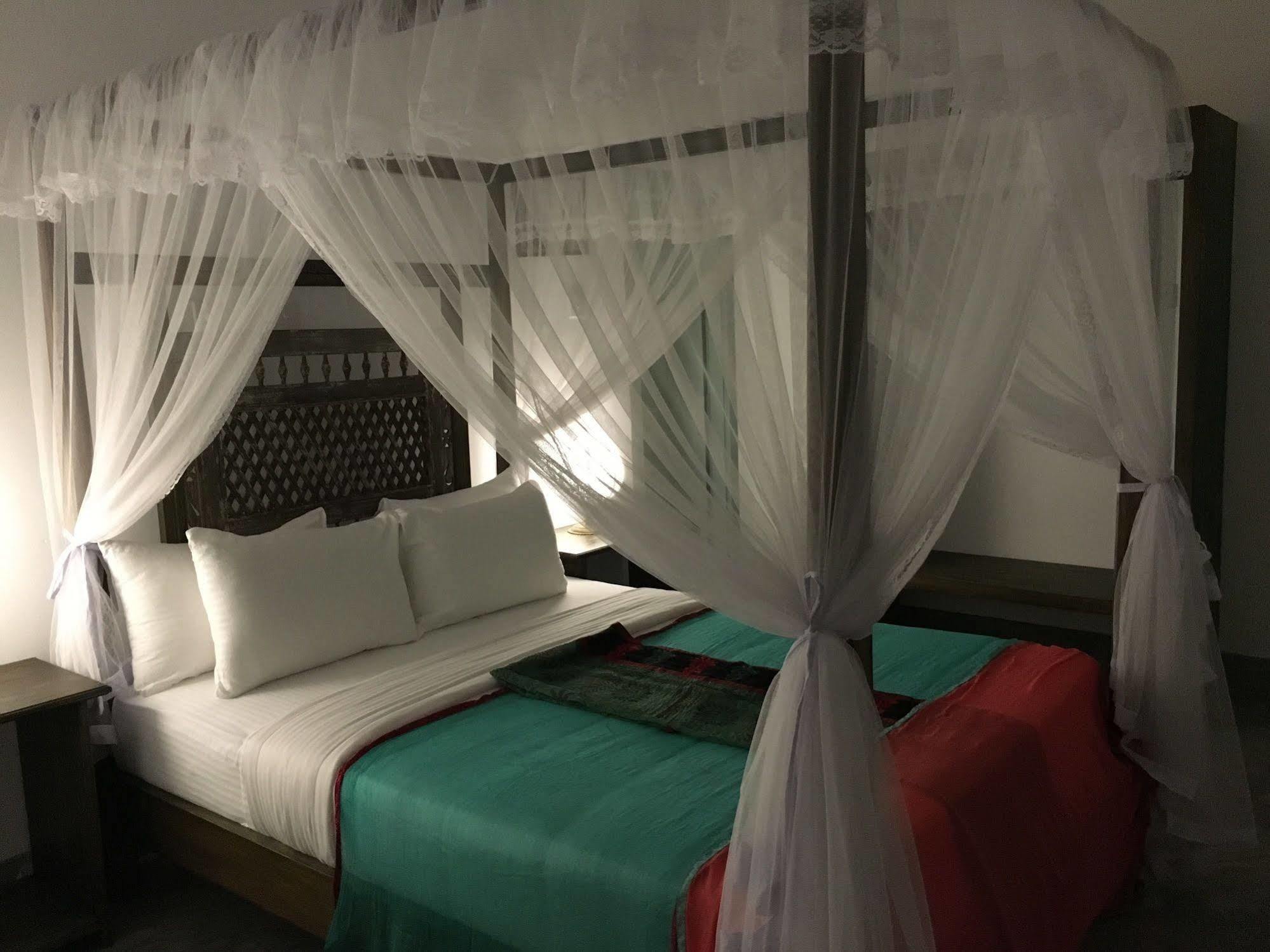 Khalid'S Guest House กอลล์ ภายนอก รูปภาพ