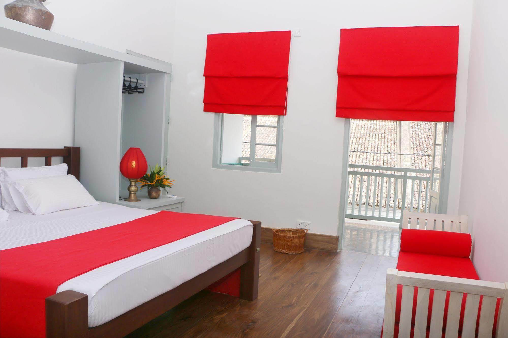 Khalid'S Guest House กอลล์ ภายนอก รูปภาพ